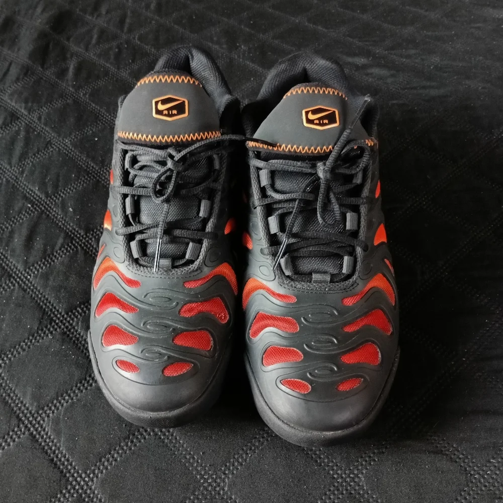 Nike Black and Orange Sneakers - Picture 4 of 7